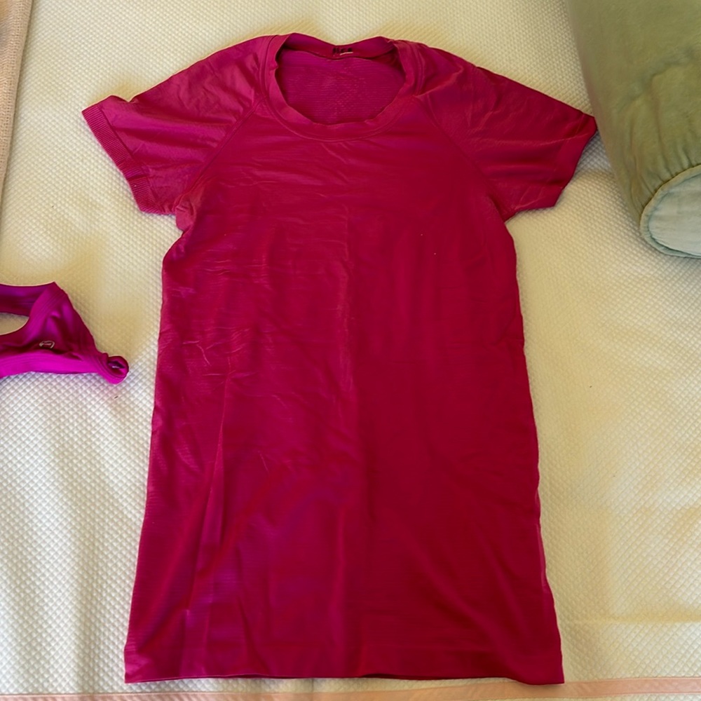 Sonic pink lululemon swiftly tech shirt